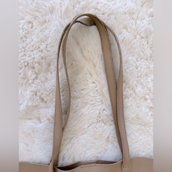 Authentic Saint Laurent East West Large Tote - Well Worn with Pouchette - Picture 11 of 14